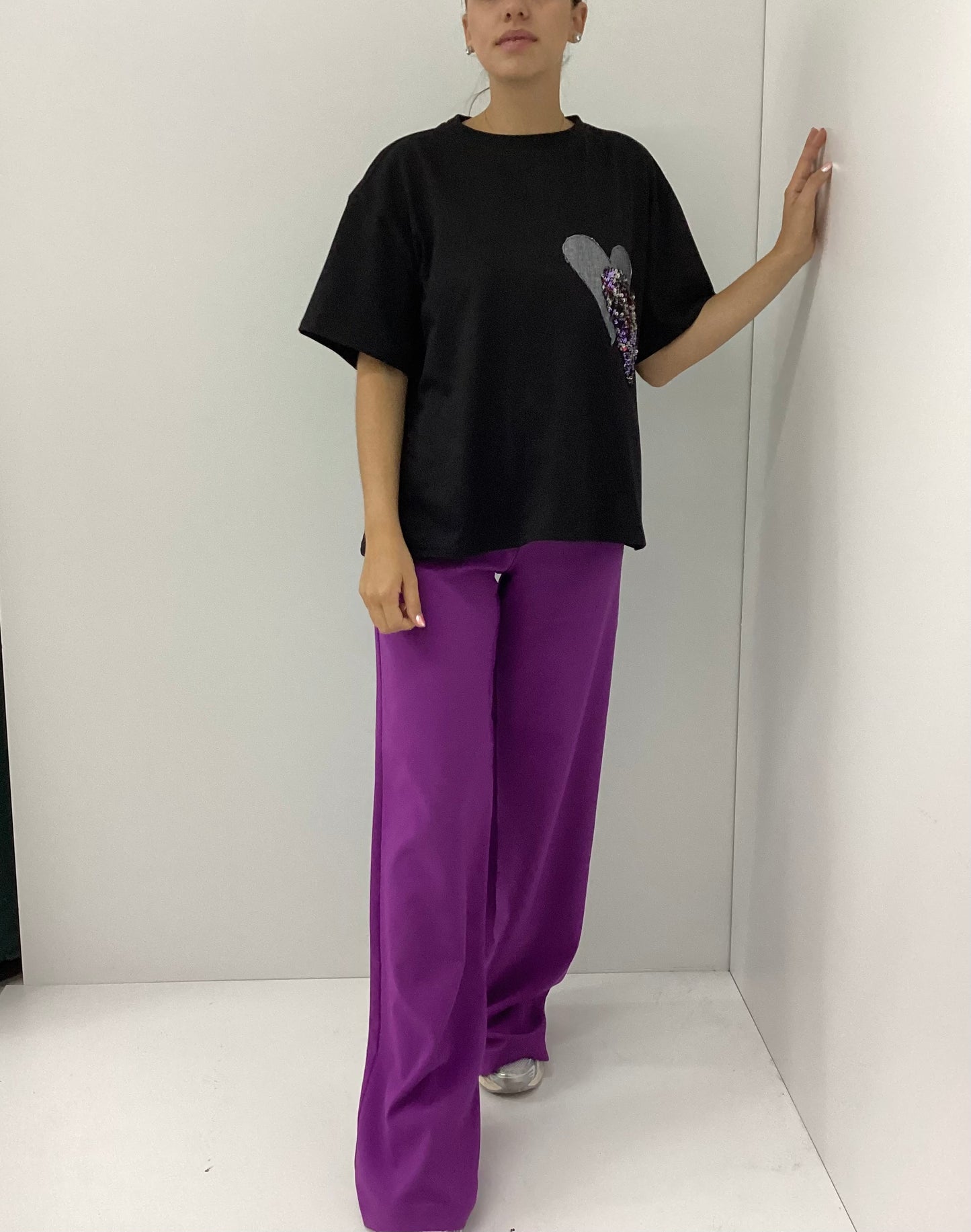 Μαύρο Oversized T-Shirt Heart Glow με Λαμπερή Καρδιά